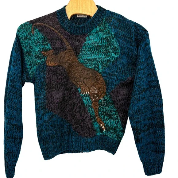 KOMANI Men's Sweater 80s Embroidered Leather Tiger Patch Crew Neck Knit Medium Crewneck